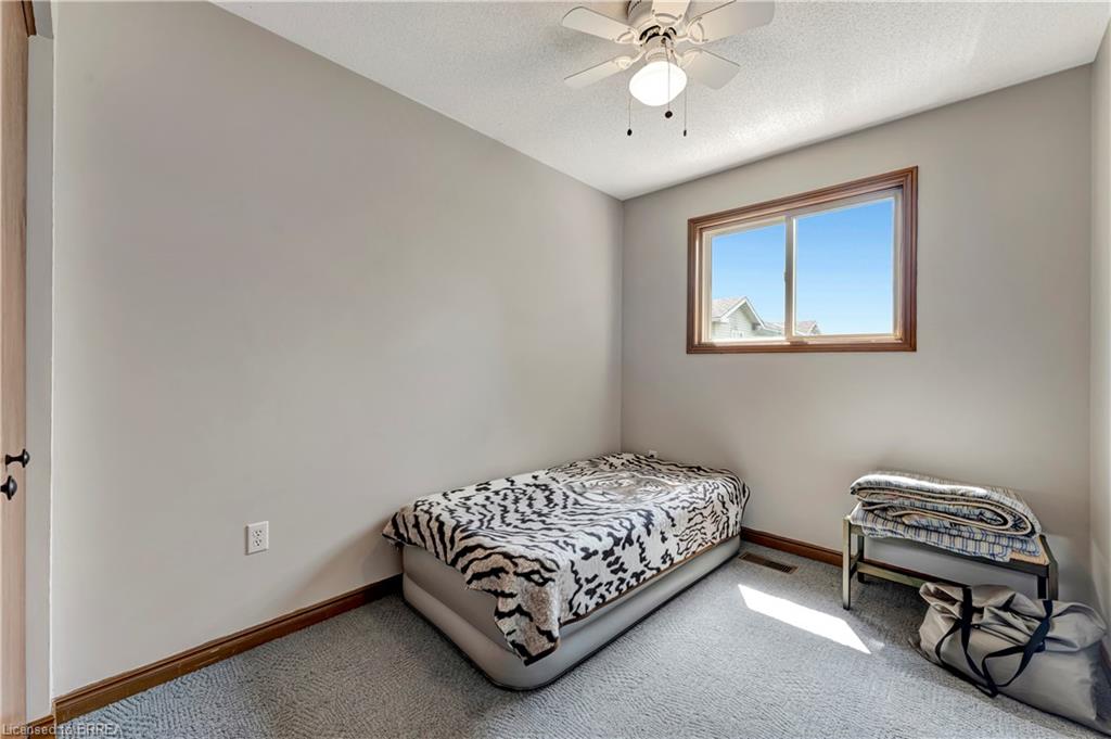 15 Ivy Crescent Property Photo 13