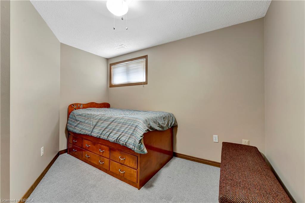 15 Ivy Crescent Property Photo 20
