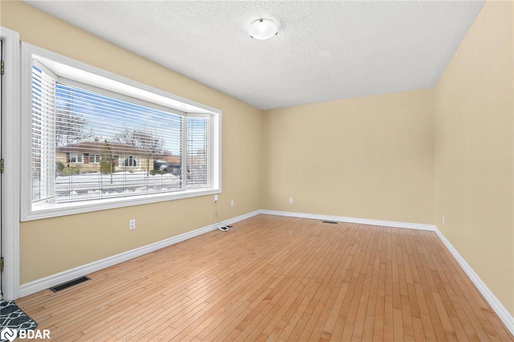 7 Rexway Drive Property Photo 3