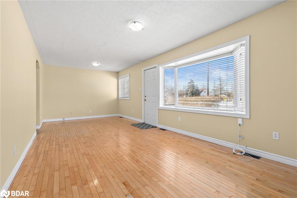 7 Rexway Drive Property Photo 4