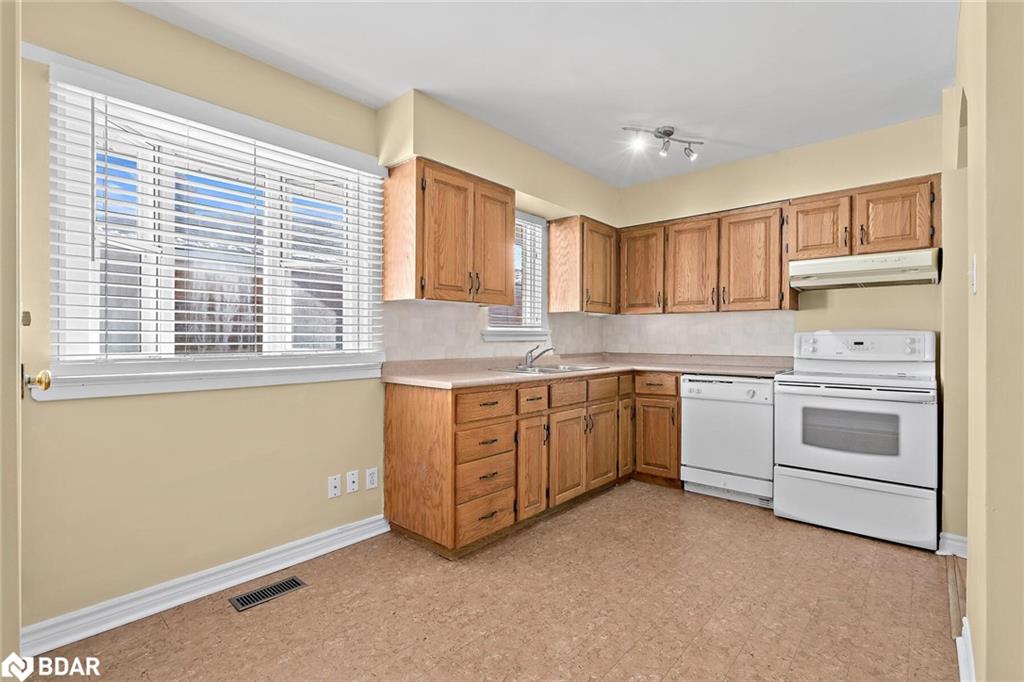 7 Rexway Drive Property Photo 7