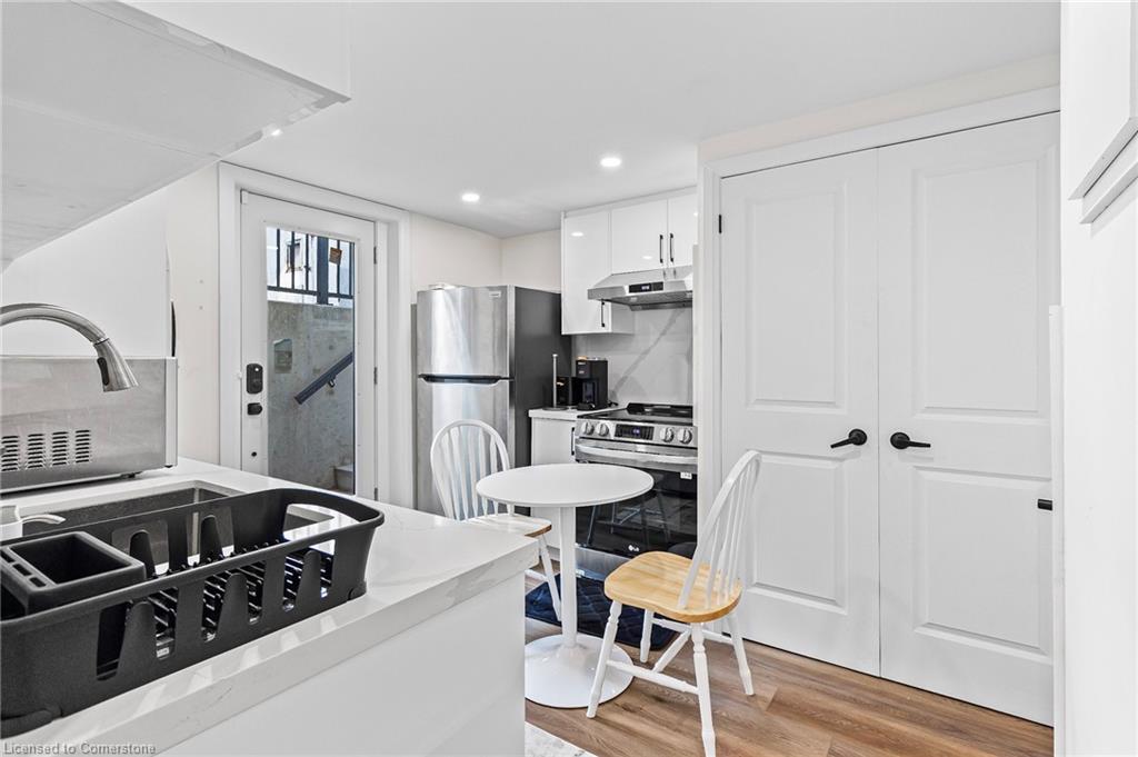 523 Pinegrove Road Property Photo 2