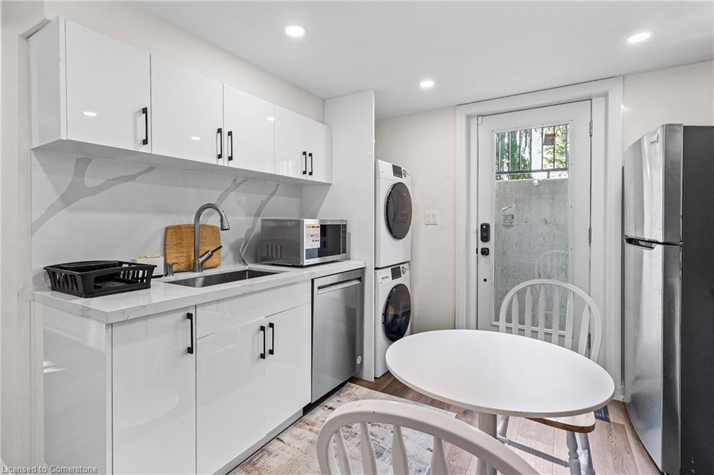 523 Pinegrove Road Property Photo 3