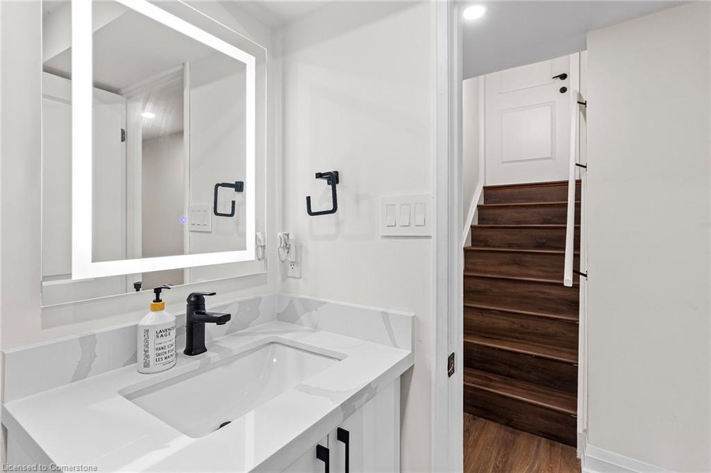 523 Pinegrove Road Property Photo 8