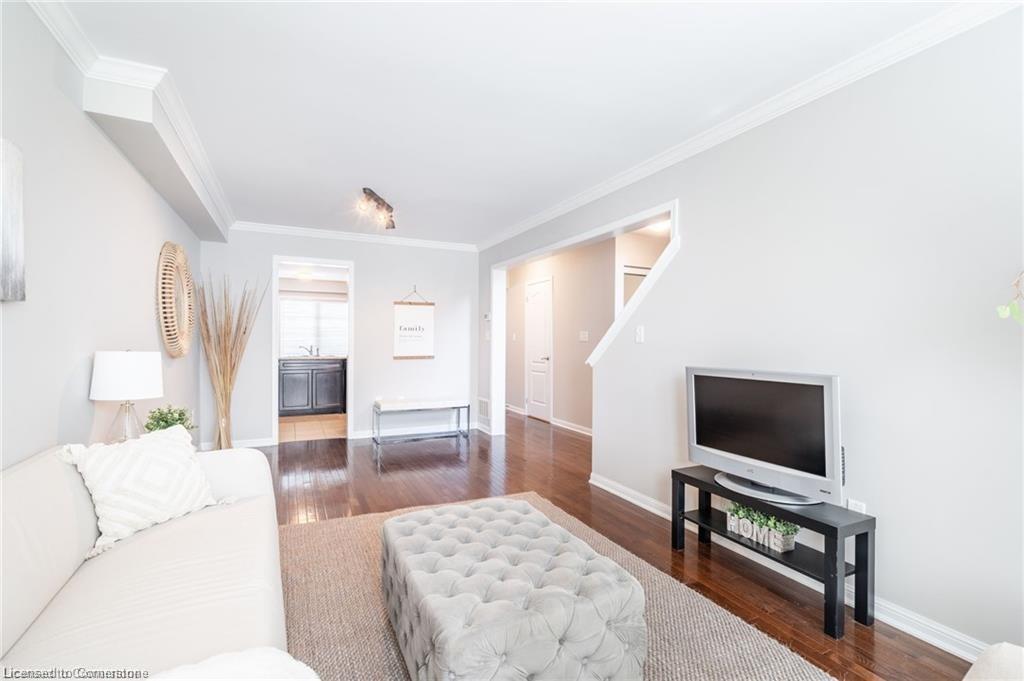 69 Hepworth Crescent Property Photo 4