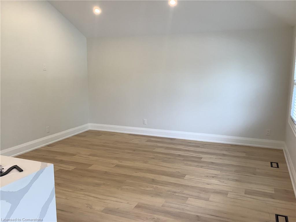 229 West 18th Street Property Photo 4