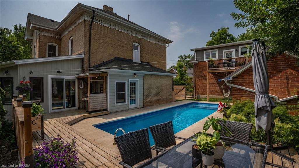5 Thompson Street Property Photo 3