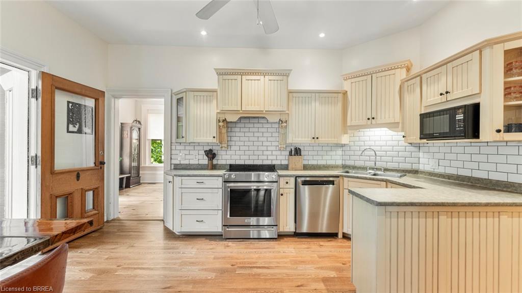 5 Thompson Street Property Photo 9