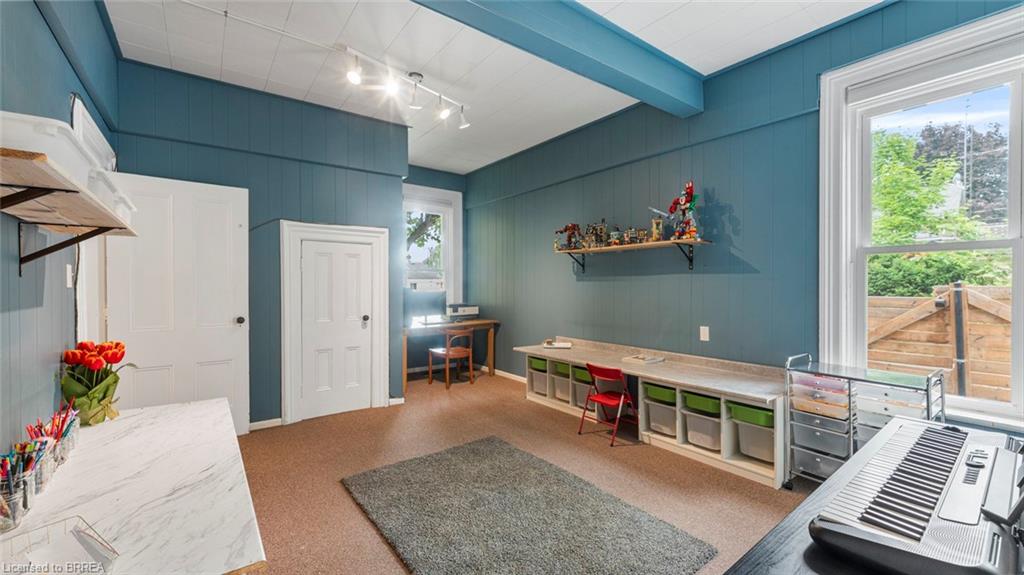 5 Thompson Street Property Photo 15