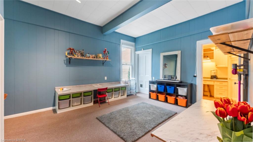 5 Thompson Street Property Photo 16