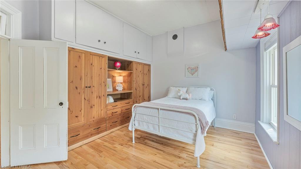 5 Thompson Street Property Photo 19