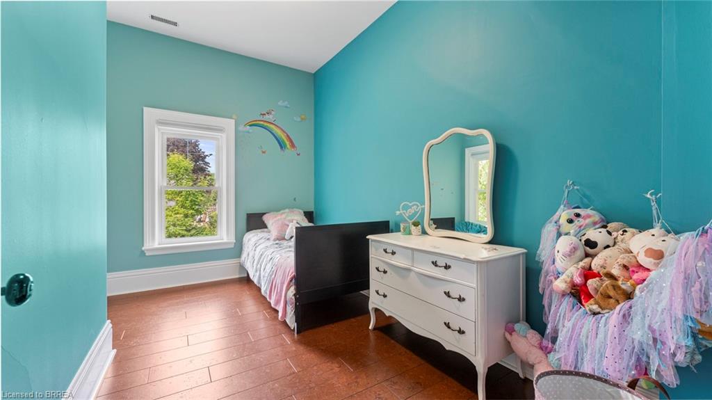5 Thompson Street Property Photo 22