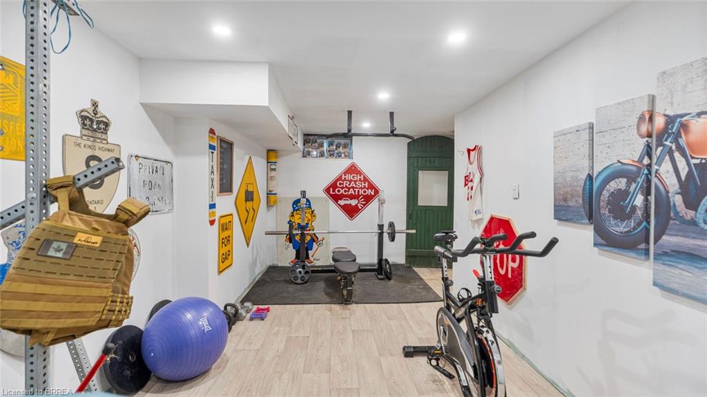 5 Thompson Street Property Photo 27