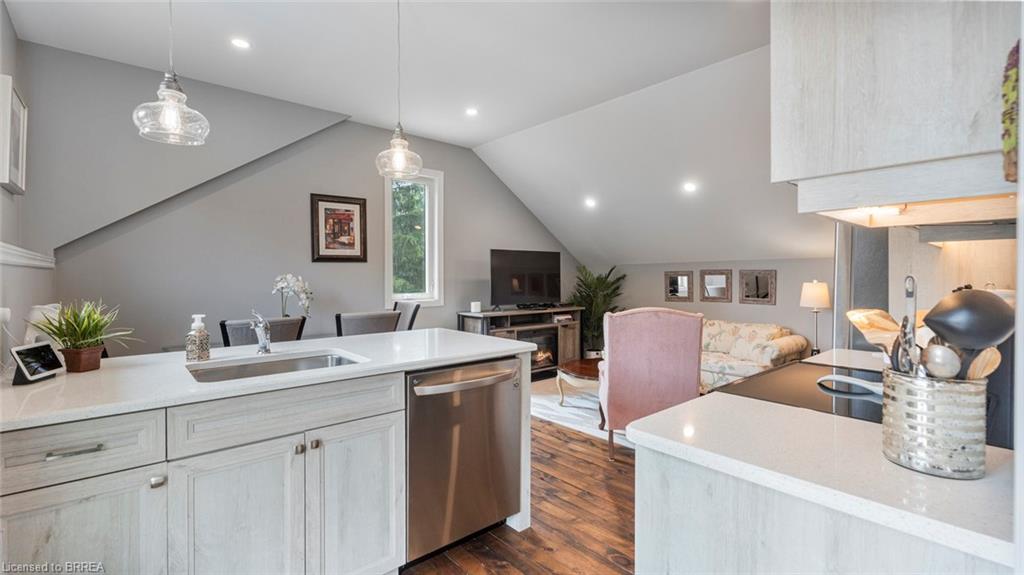 5 Thompson Street Property Photo 33
