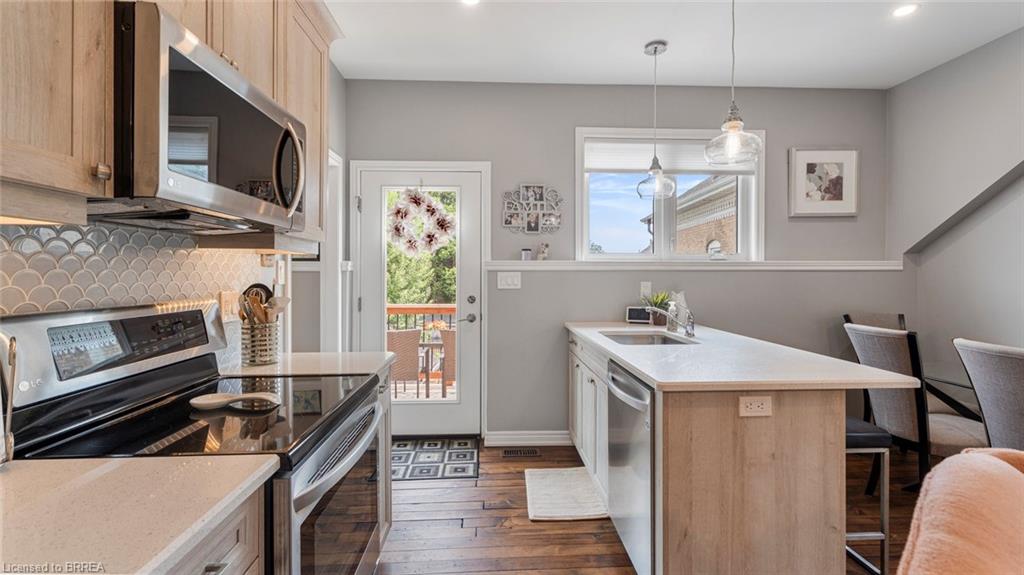 5 Thompson Street Property Photo 37