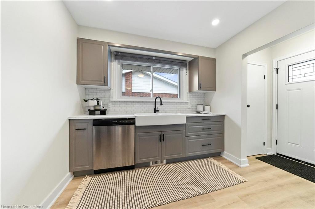 1-627 Upper Ottawa Street Property Photo 8
