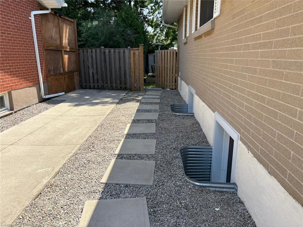 1-627 Upper Ottawa Street Property Photo 17