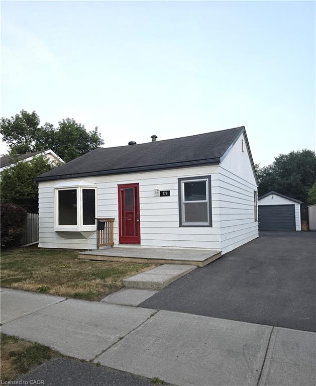 779 New Romaine Street Property Photo 2