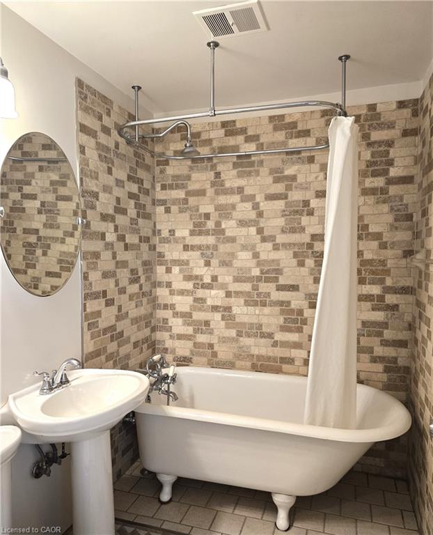 779 New Romaine Street Property Photo 12