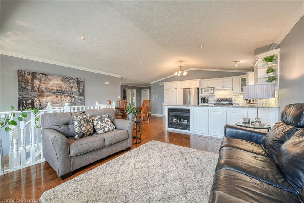 1 Cornish Crescent Property Photo 7