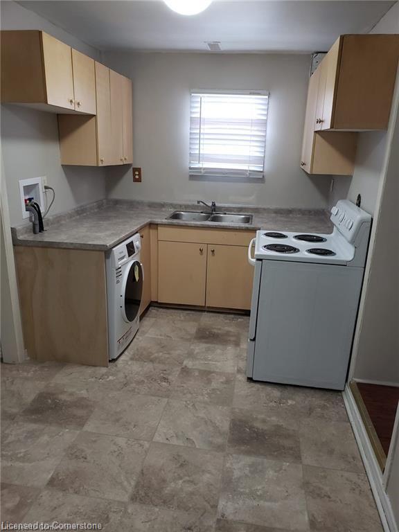 205 Kenilworth Avenue N Property Photo 1