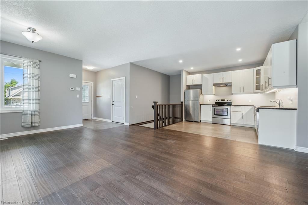 22 Ann Street S Property Photo 8