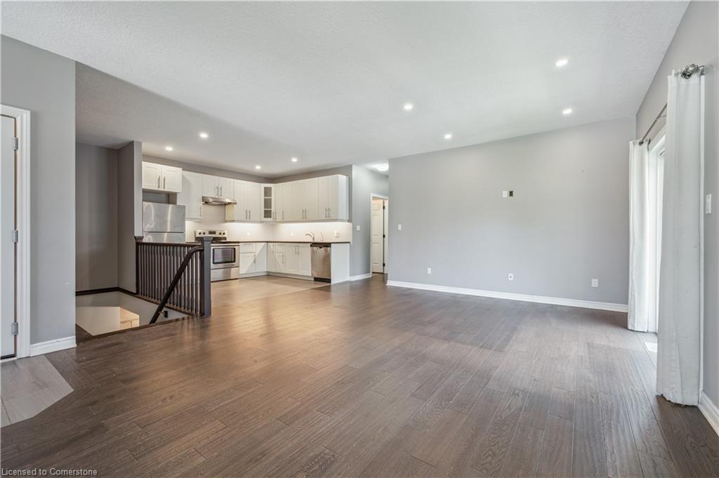 22 Ann Street S Property Photo 9