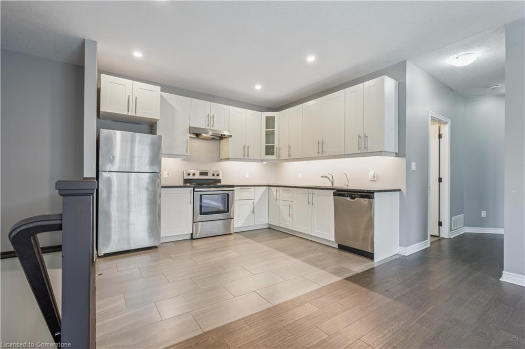 22 Ann Street S Property Photo 10