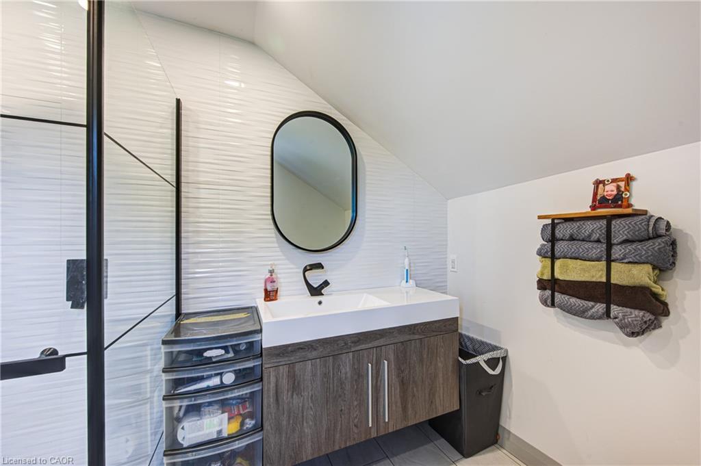 140 Winstanley Street Property Photo 30