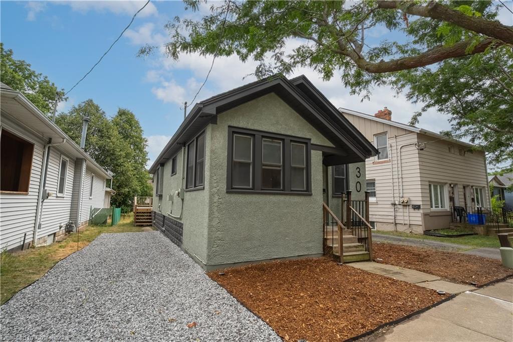 30 Eastchester Avenue Property Photo 2