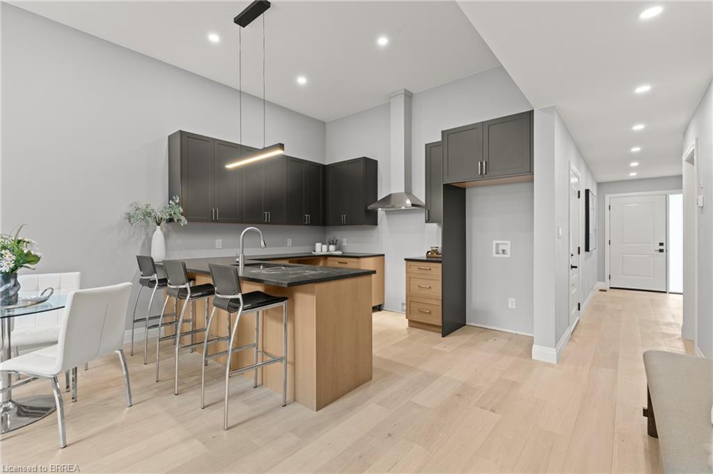 141 King Edward Street Property Photo 11