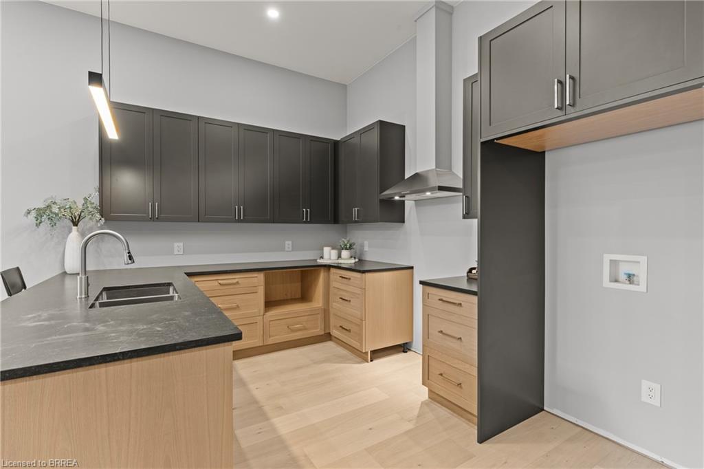 141 King Edward Street Property Photo 14