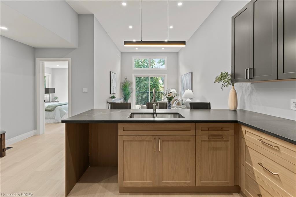 141 King Edward Street Property Photo 16