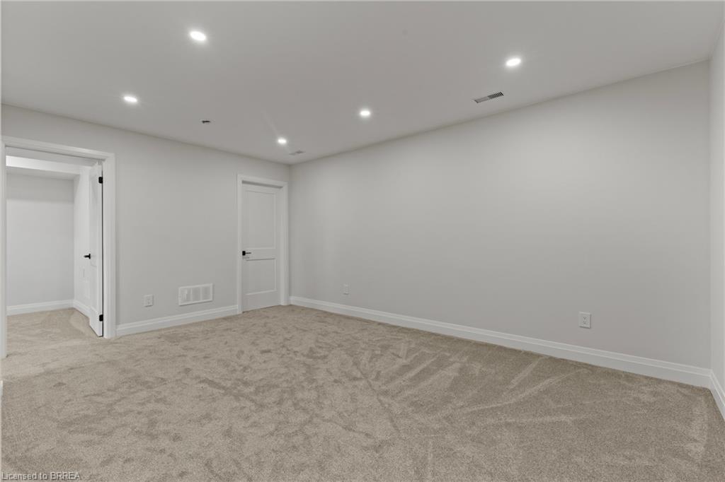 141 King Edward Street Property Photo 30