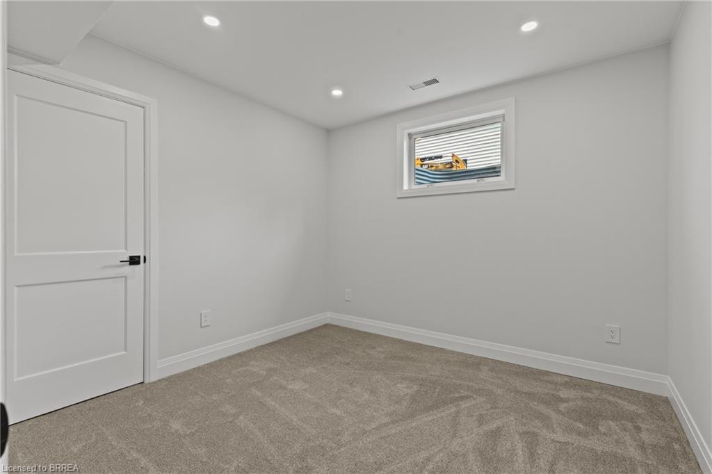 141 King Edward Street Property Photo 32