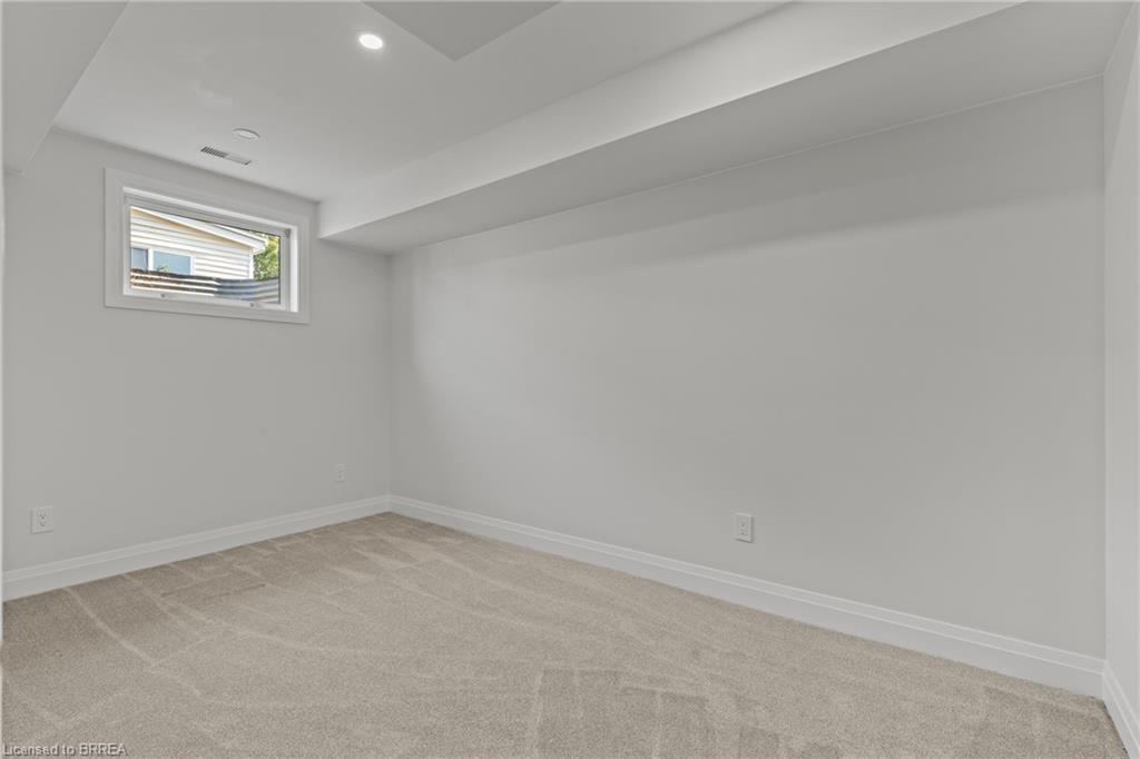 141 King Edward Street Property Photo 33