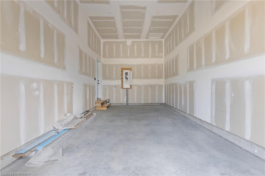 141 King Edward Street Property Photo 37