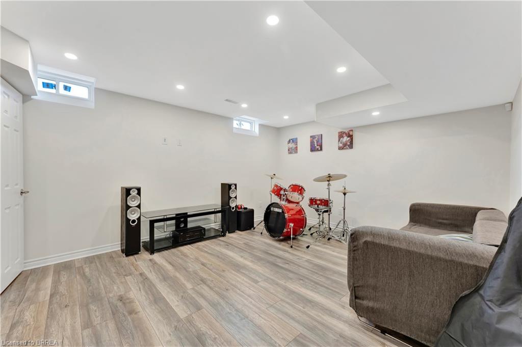 241 Thomas Avenue Property Photo 22
