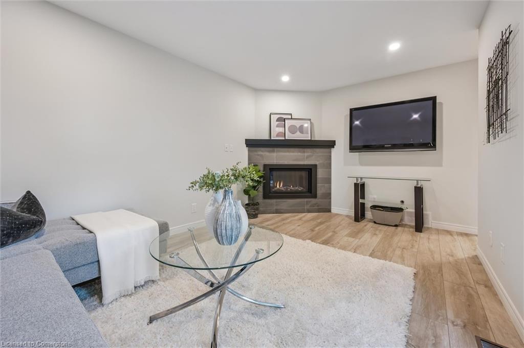 400 Shallmar Court Property Photo 17