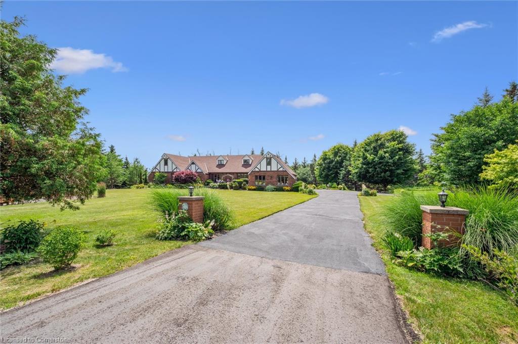 5792 8th Line E Property Photo 3