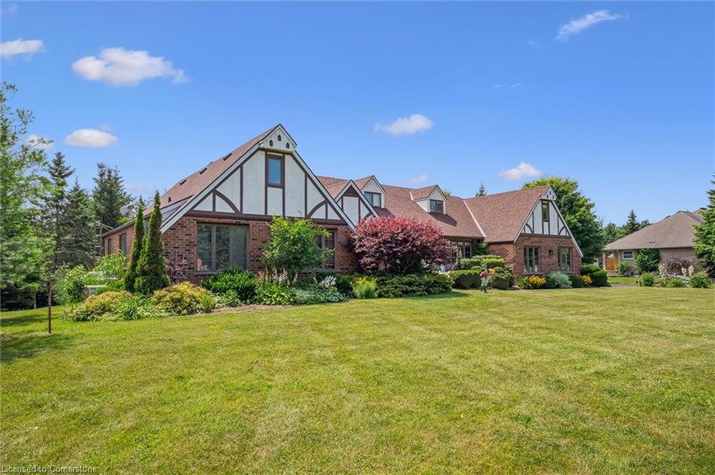 5792 8th Line E Property Photo 4