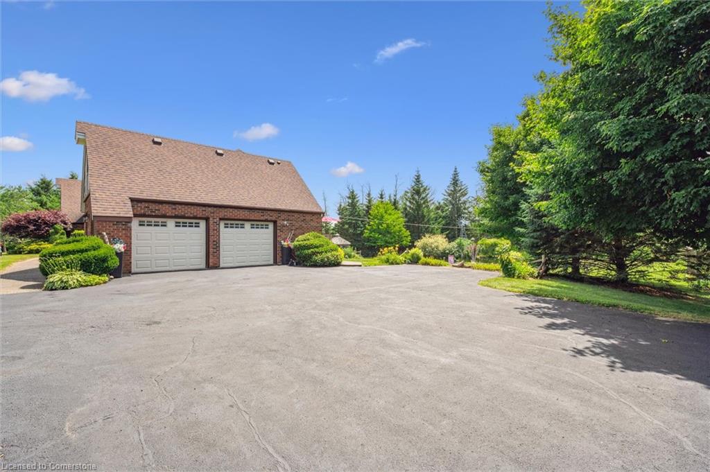 5792 8th Line E Property Photo 5