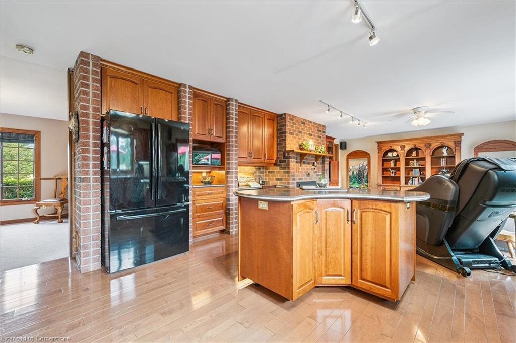 5792 8th Line E Property Photo 14