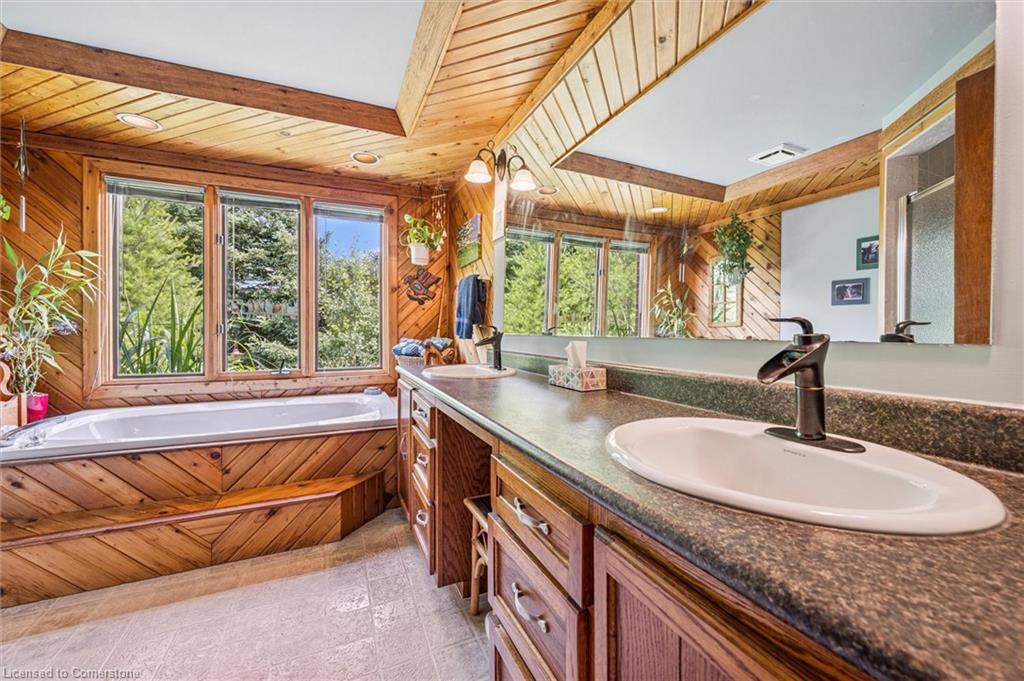 5792 8th Line E Property Photo 21