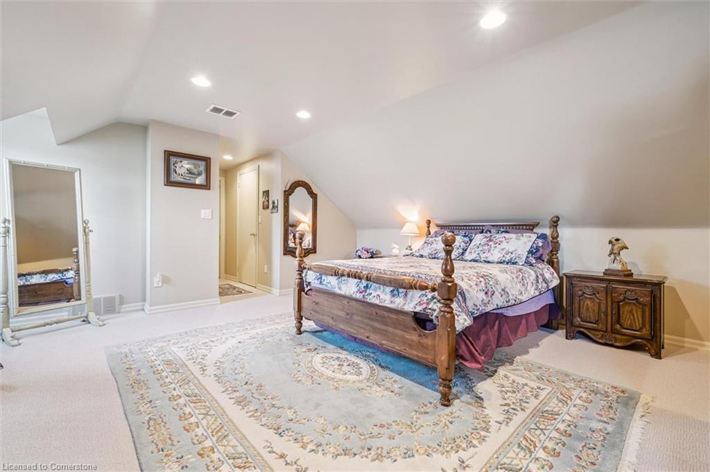 5792 8th Line E Property Photo 27