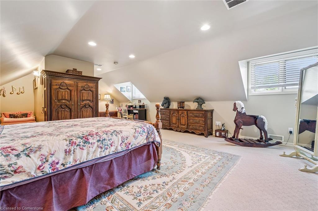 5792 8th Line E Property Photo 28