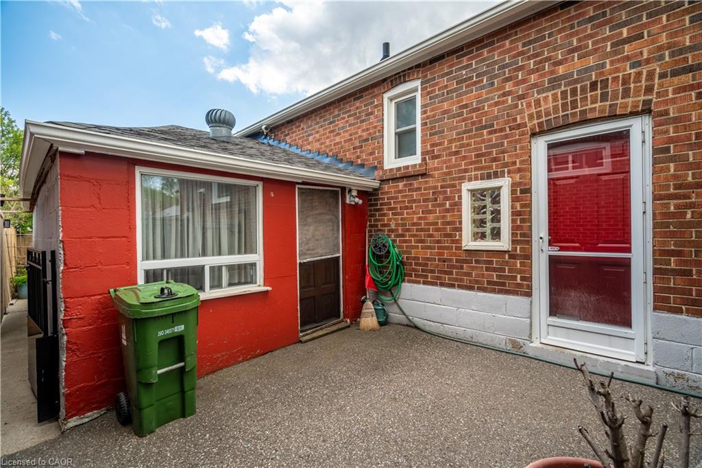 11 Speers Avenue Property Photo 32