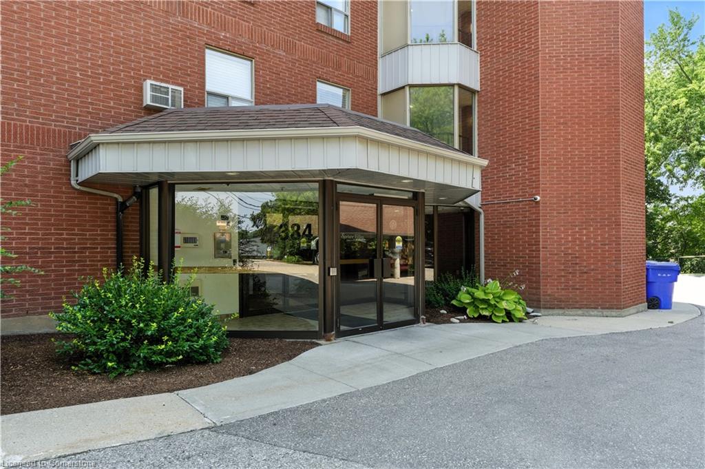 404-384 Erb Street W Property Photo 2