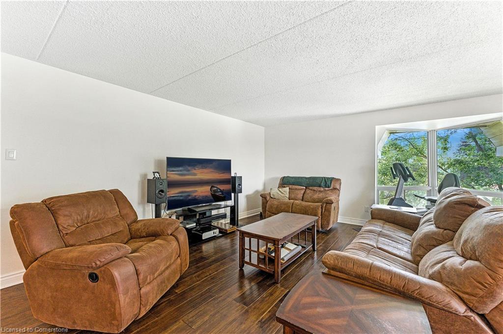 404-384 Erb Street W Property Photo 5