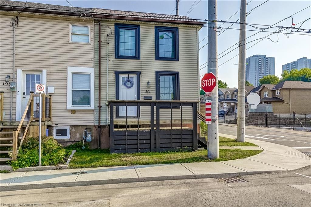 201 Barton Street W Property Photo 5